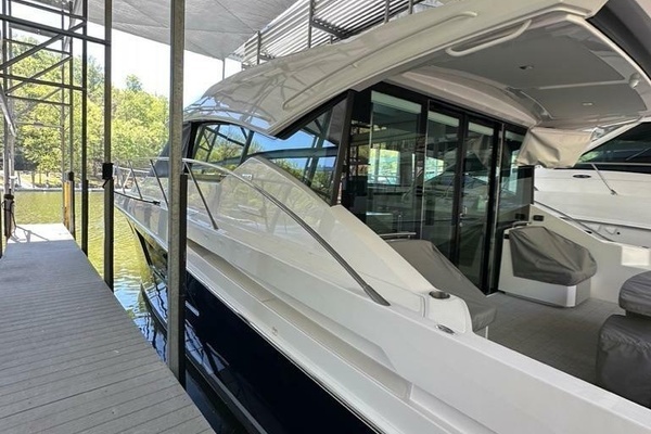2019 Tiara Yachts 53