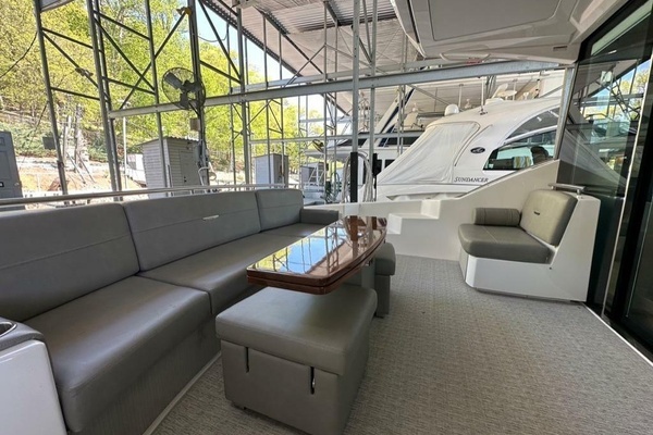 2019 Tiara Yachts 53