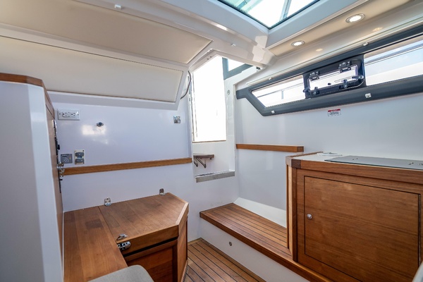 37ft Axopar Yacht For Sale