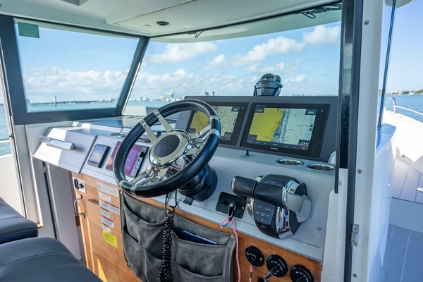 37ft Axopar Yacht For Sale