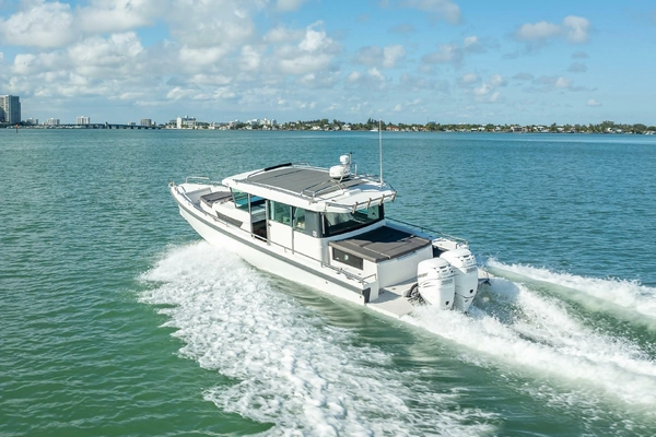 37-ft-Axopar-2018-37 XC Cross Cabin-Miami Florida United States yacht for sale
