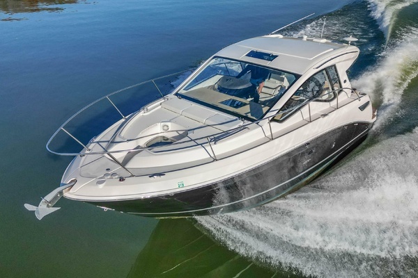 Sea Ray Sundancer 350 Coupe Yacht For Sale