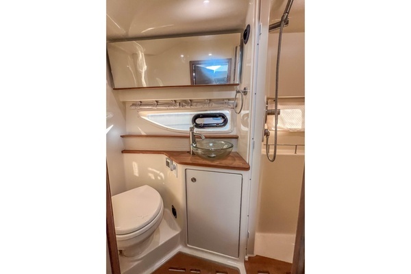 Sea Ray Sundancer 350 Coupe Yacht For Sale