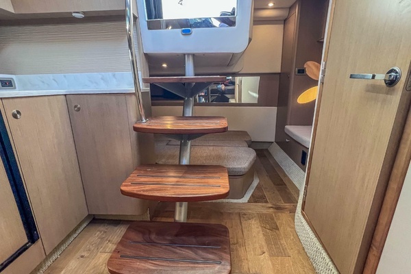 Sea Ray Sundancer 350 Coupe Yacht For Sale