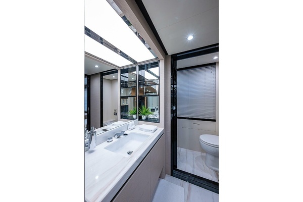 2017 Azimut 80