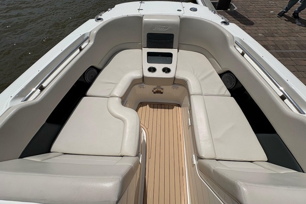 27ft Boston Whaler Yacht For Sale