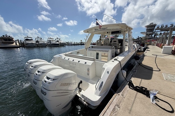 Boston Whaler 420 Outrage Yacht For Sale