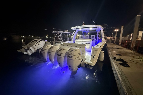 42FT (12M) BOSTON WHALER