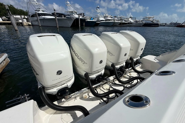 2017 Boston Whaler 42