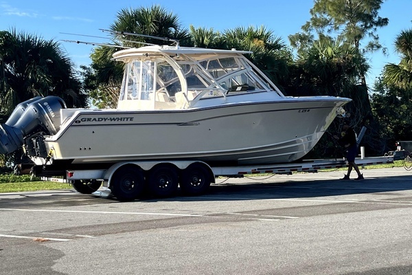 2017 Grady-White 30