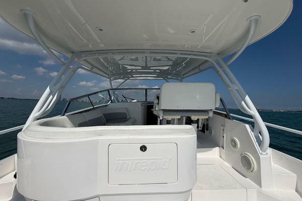 47ft Intrepid Yacht For Sale