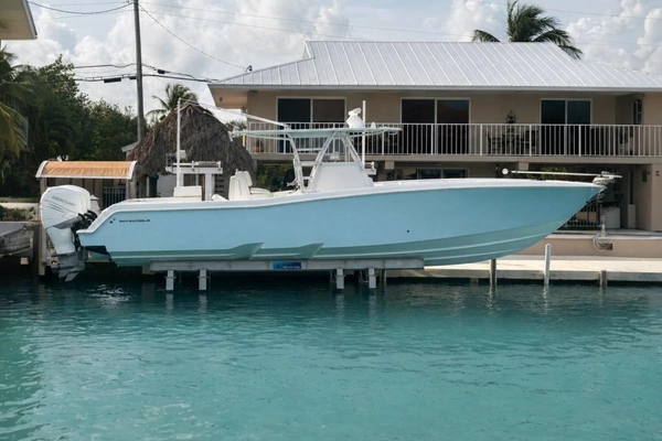 2017 Invincible 39