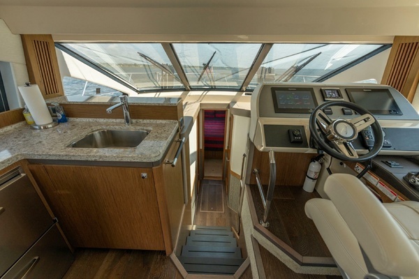 Sea Ray 510 Fly Yacht For Sale