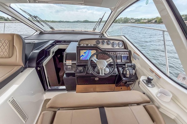 35ft Sea Ray Yacht For Sale