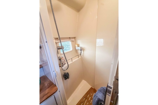 35ft Sea Ray Yacht For Sale