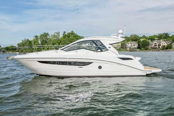 2017 Sea Ray 35