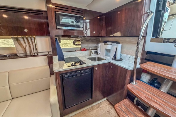 35ft Sea Ray Yacht For Sale