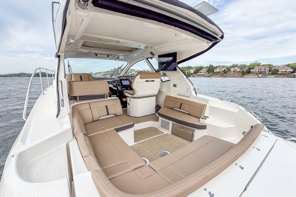 35ft Sea Ray Yacht For Sale