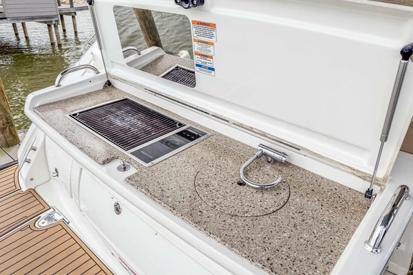 2017 Sea Ray 35
