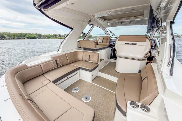 2017 Sea Ray 35