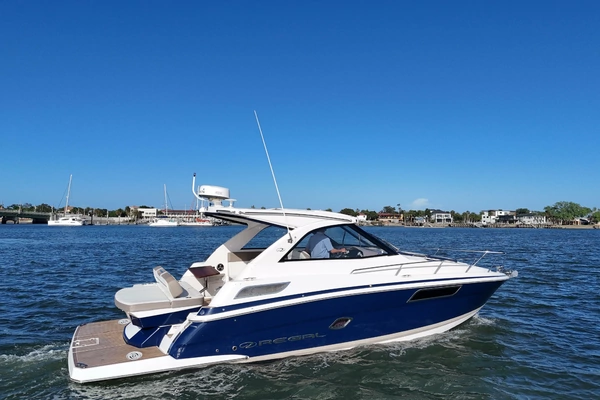 2016 Regal 35