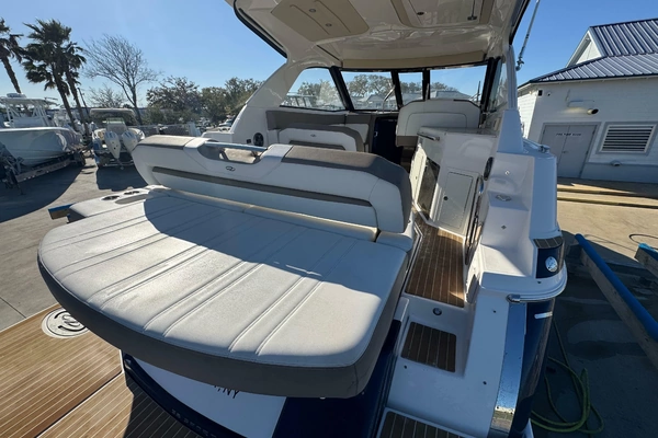 2016 Regal 35