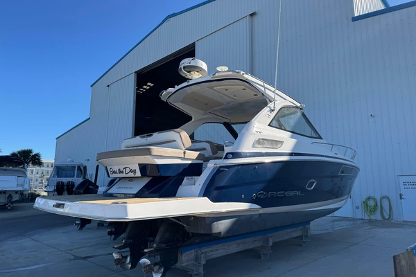 2016 Regal 35