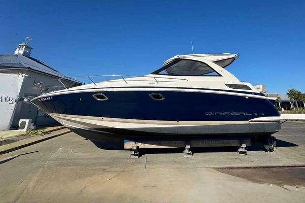 2016 Regal 35