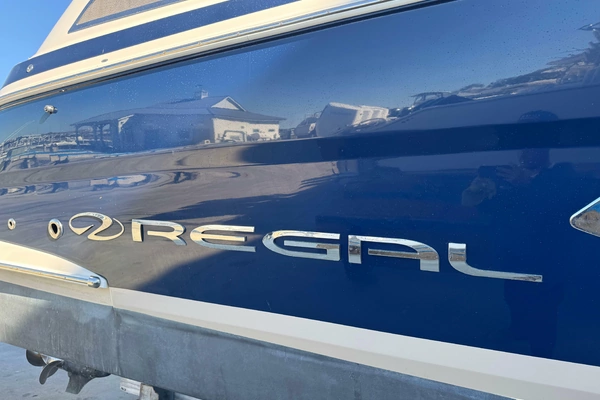2016 Regal 35