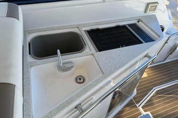 2016 Regal 35