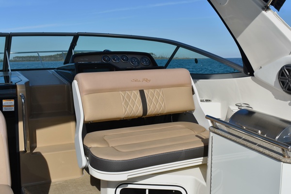 31ft Sea Ray Yacht For Sale