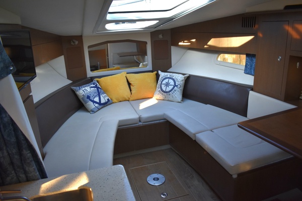 31ft Sea Ray Yacht For Sale