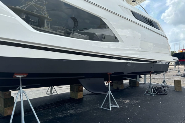 2016 Sunseeker 65