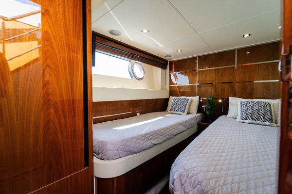2016 Sunseeker 65