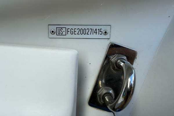19ft Cobalt Yacht For Sale