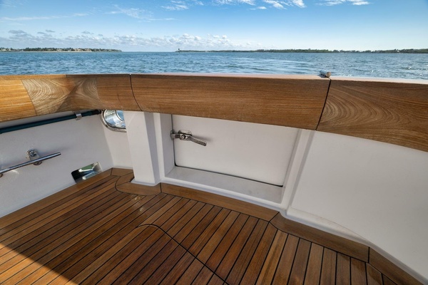 Slim Shady 70ft Hatteras Yacht For Sale