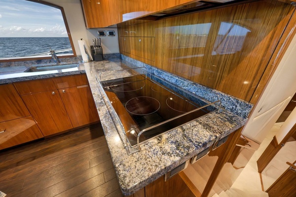 Slim Shady 70ft Hatteras Yacht For Sale
