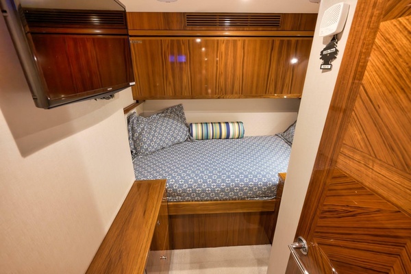 Slim Shady 70ft Hatteras Yacht For Sale