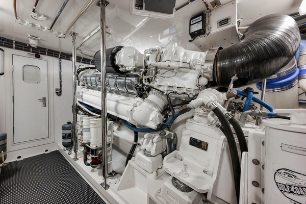 Slim Shady 70ft Hatteras Yacht For Sale
