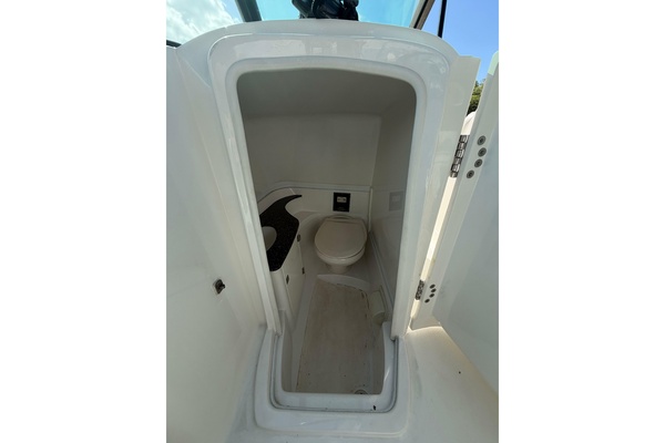 27ft Monterey Yacht For Sale