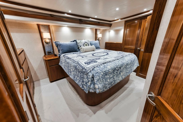 2015 Viking 70
