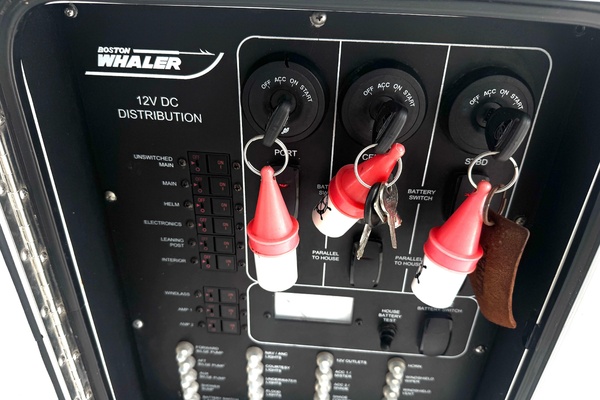 35ft Boston Whaler Yacht For Sale