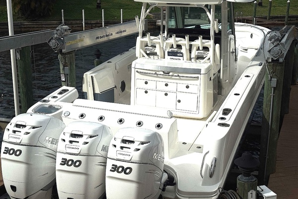 35ft Boston Whaler Yacht For Sale