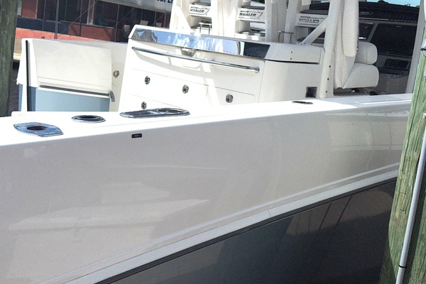 2014 Boston Whaler 35