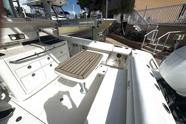 35ft Boston Whaler Yacht For Sale