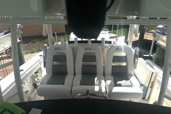 35ft Boston Whaler Yacht For Sale