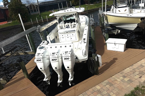 35ft Boston Whaler Yacht For Sale