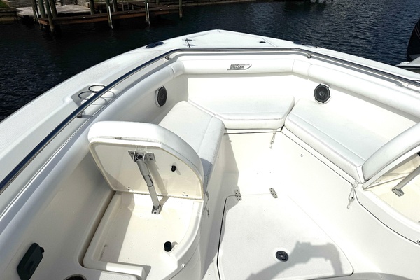 35ft Boston Whaler Yacht For Sale