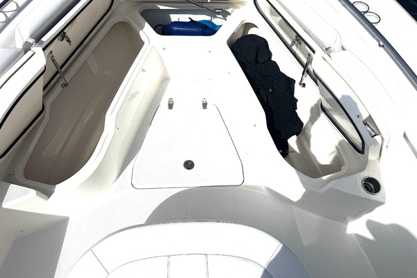 35ft Boston Whaler Yacht For Sale