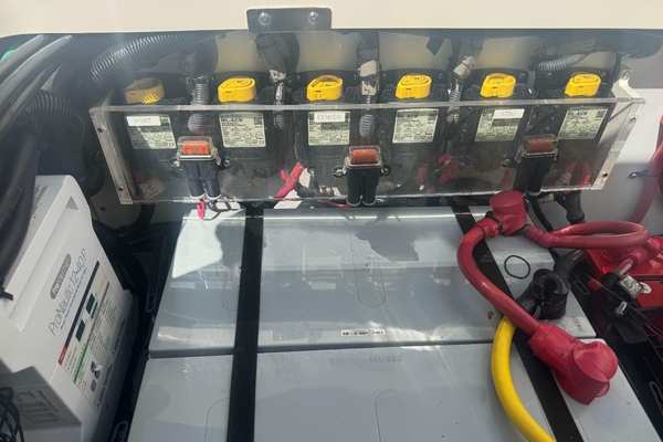 35ft Boston Whaler Yacht For Sale